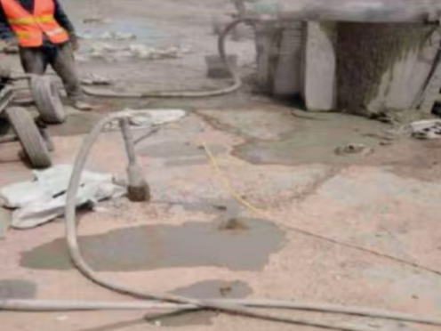 北仑水泥混凝土路面板底注浆技术 路面脱空注浆整治方案